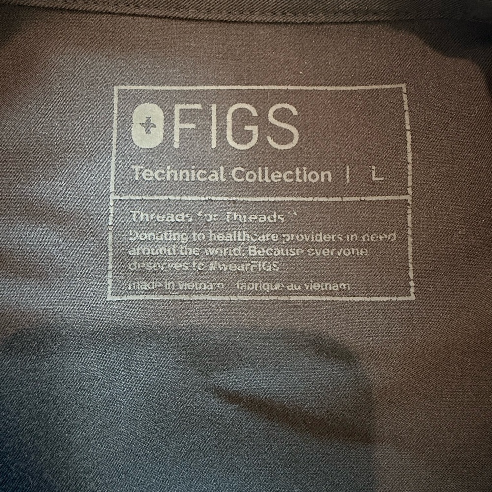 Figs Women's Rafaela Oversized Scrub Top in Charcoal - Picture 6 of 8